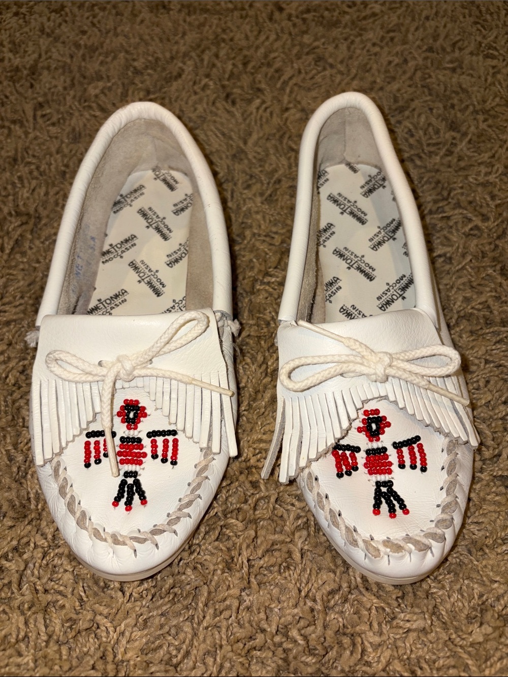 Vintage Minnetonka Moccasin Leather White Fringe Red and Black Beads size 6 EUC
